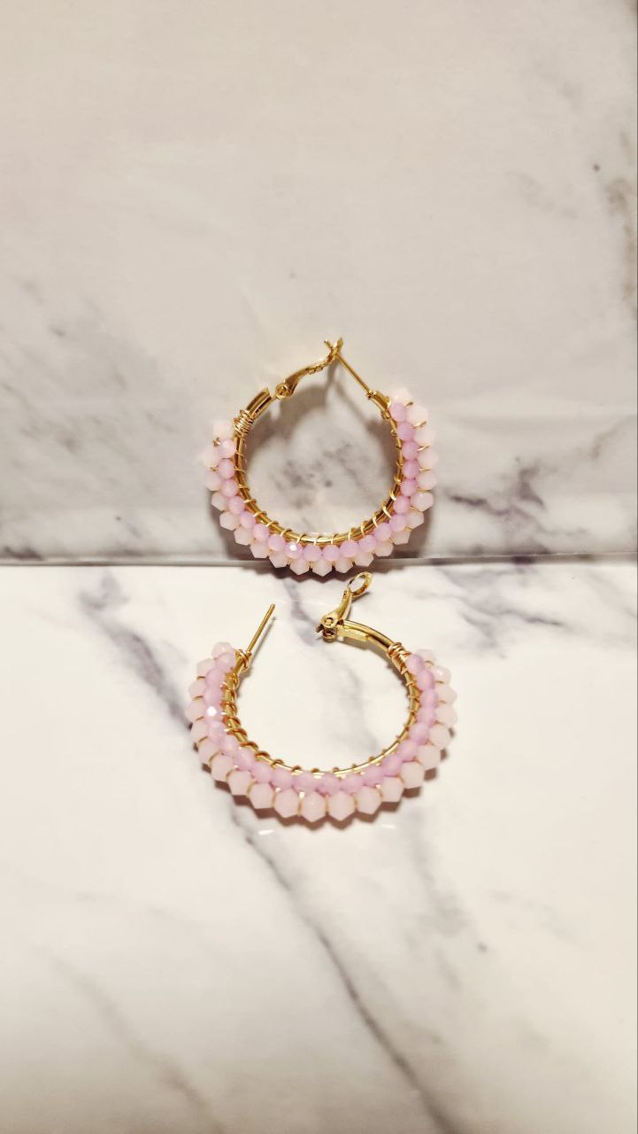 Pendientes de Aro Artesanales - Cuentas de Cristal en Rosa Pastel y Crema