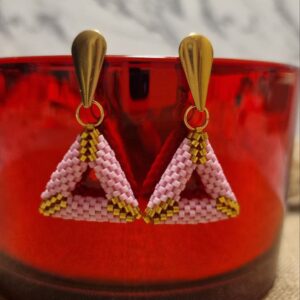 Pendientes Triángulos Tejidos - Rosa y Oro