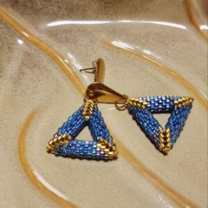Pendientes "Blue Iris" - Triángulos Tejidos en Mostacilla Azul y Oro